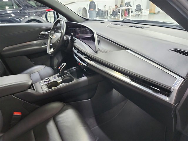 Used 2024 Cadillac XT4 Premium Luxury image 35