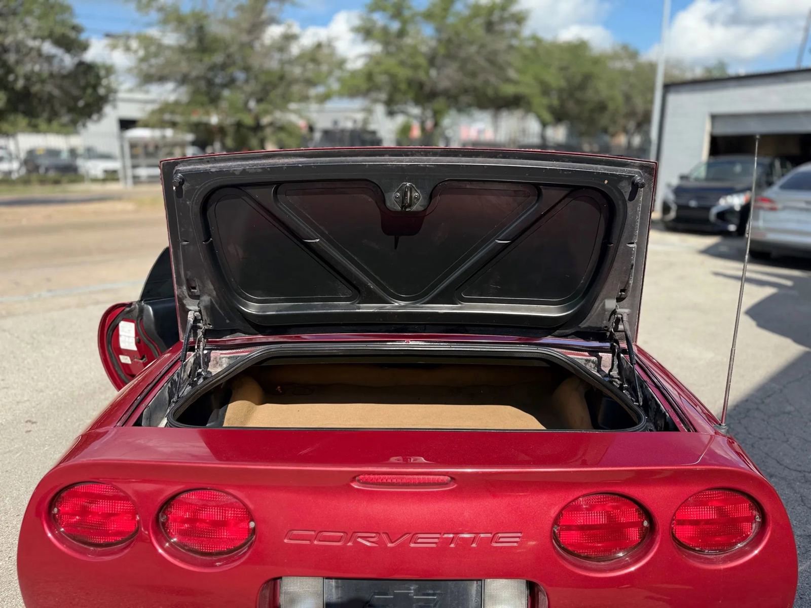 Used 2004 Chevrolet Corvette Convertible w/ Preferred Equipment Group image 32