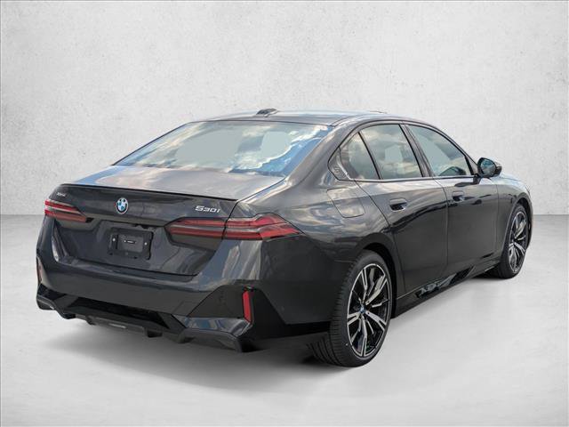 Used 2027 BMW 530i xDrive w/ M Sport Package AWD/4WD image 2