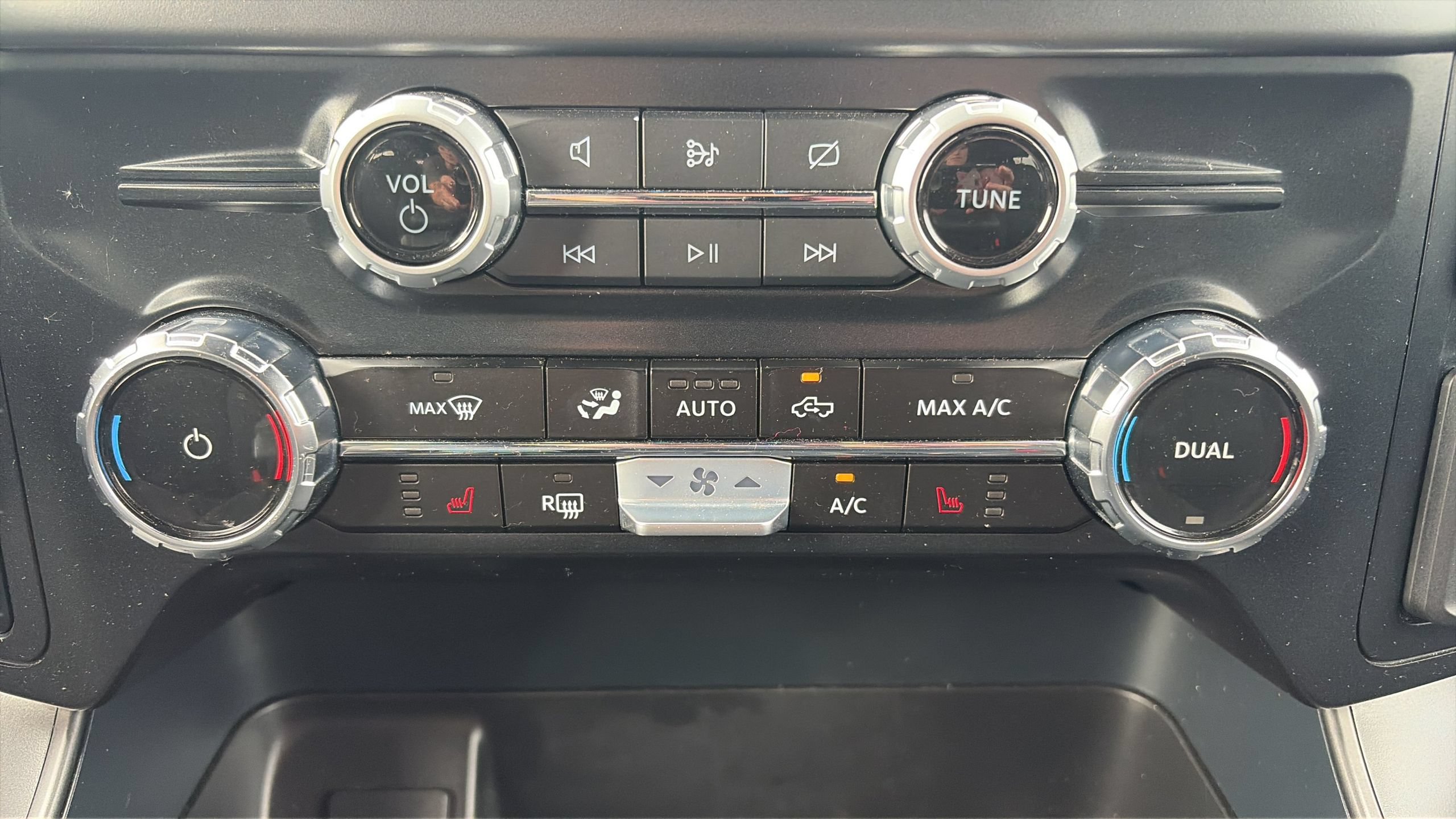 Certified 2024 Ford F150 XLT w/ Equipment Group 302A MID AWD/4WD image 25