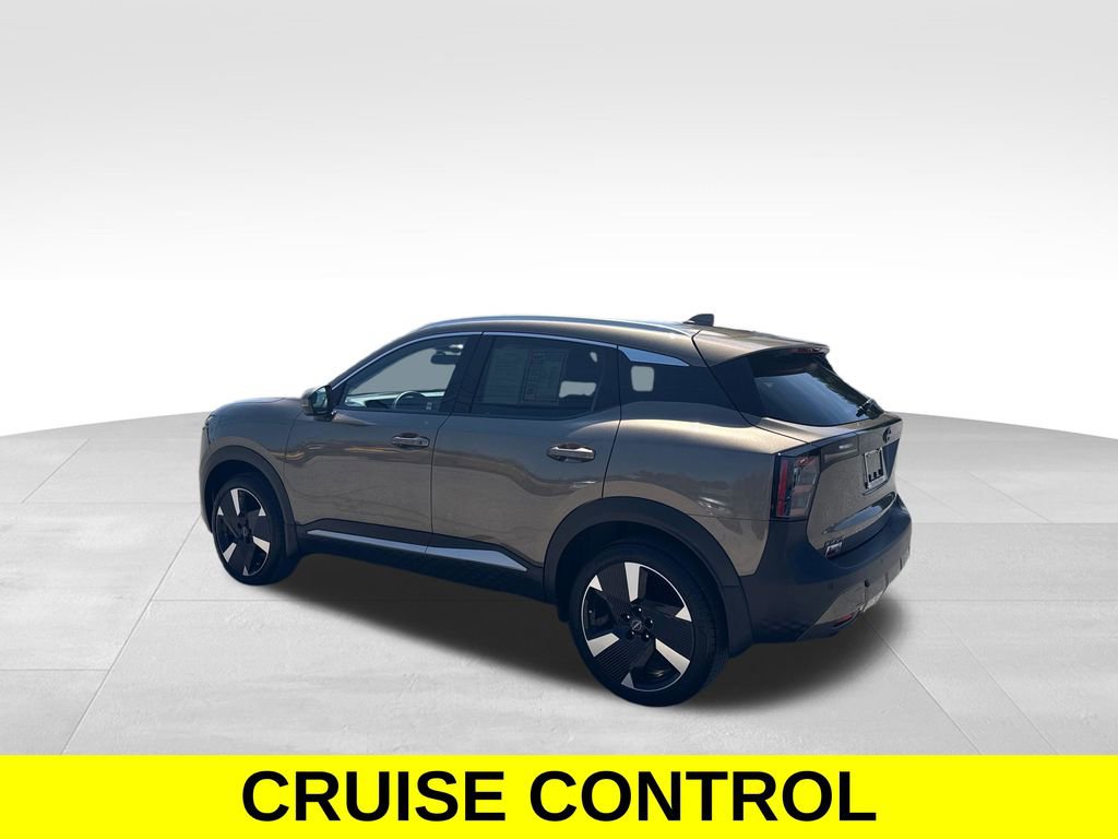 Certified 2025 Nissan Kicks SR image 3