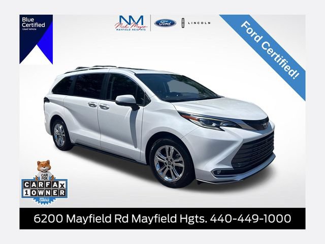 Used 2023 Toyota Sienna Platinum AWD/4WD image 1
