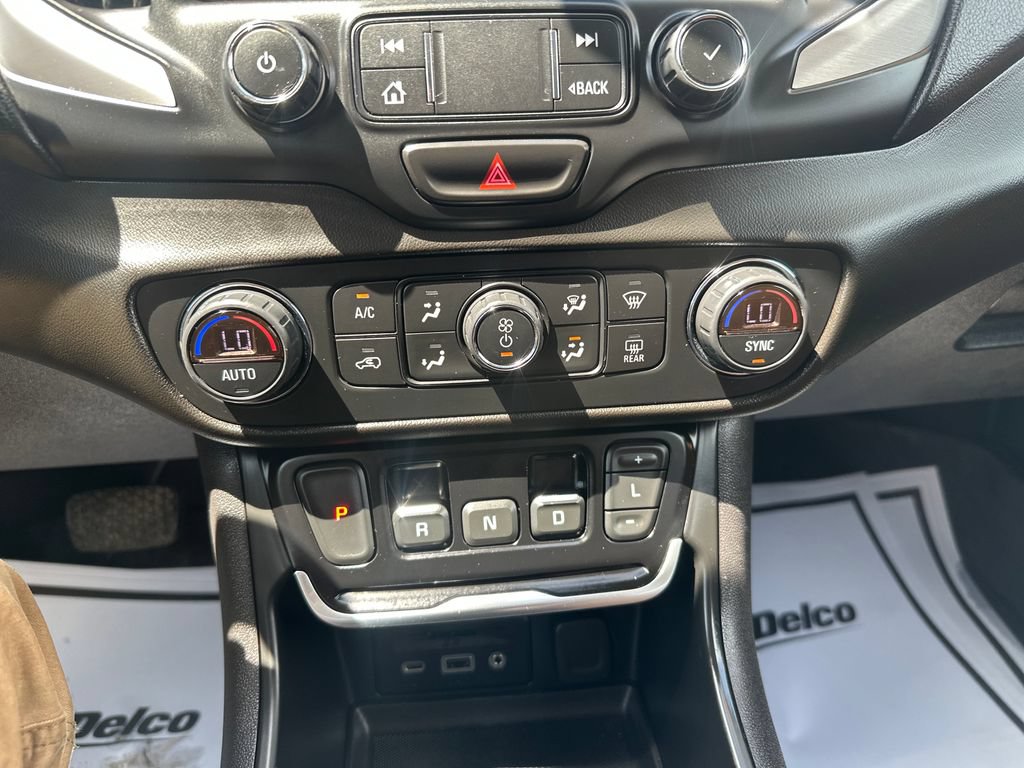 Used 2021 GMC Terrain SLT w/ LPO, Floor Liner Package AWD/4WD image 16