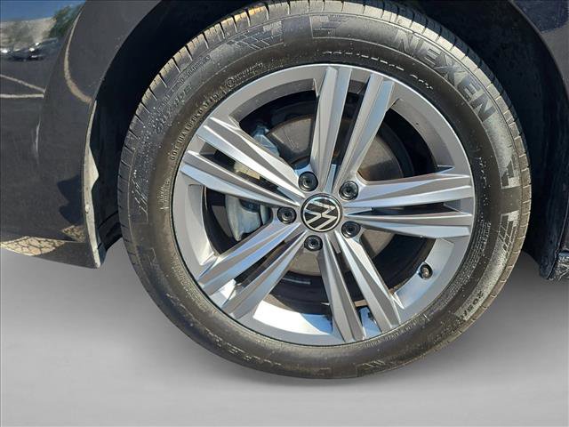 Used 2024 Volkswagen Jetta SE w/ Panoramic Sunroof Package FWD image 25