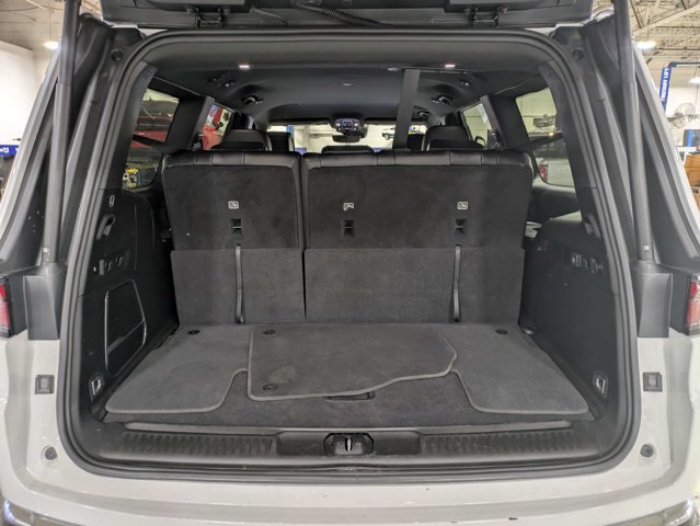 Used 2022 Jeep Wagoneer Series II AWD/4WD image 12