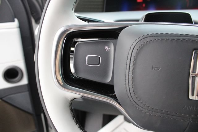 New 2027 Lincoln Navigator L Black Label w/ Black Label Special Edition AWD/4WD image 12