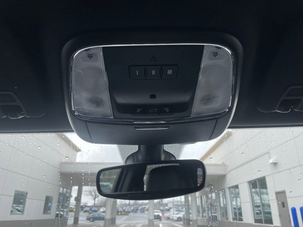 Used 2018 Jeep Grand Cherokee Limited image 16