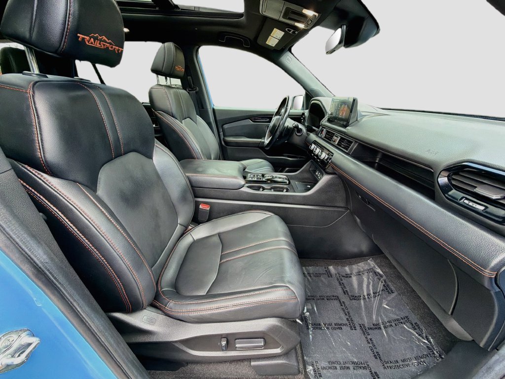 Used 2025 Honda Pilot TrailSport image 33