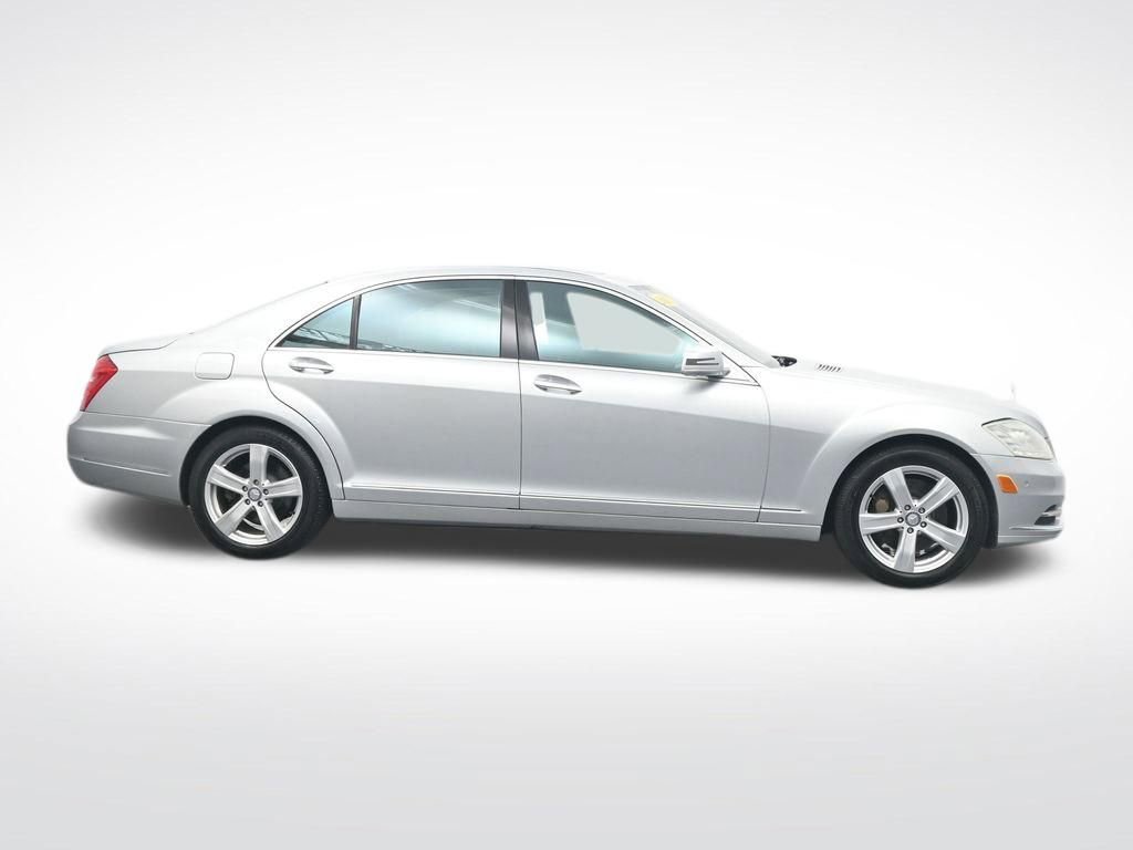 Used 2011 Mercedes-Benz S 550 4MATIC image 4