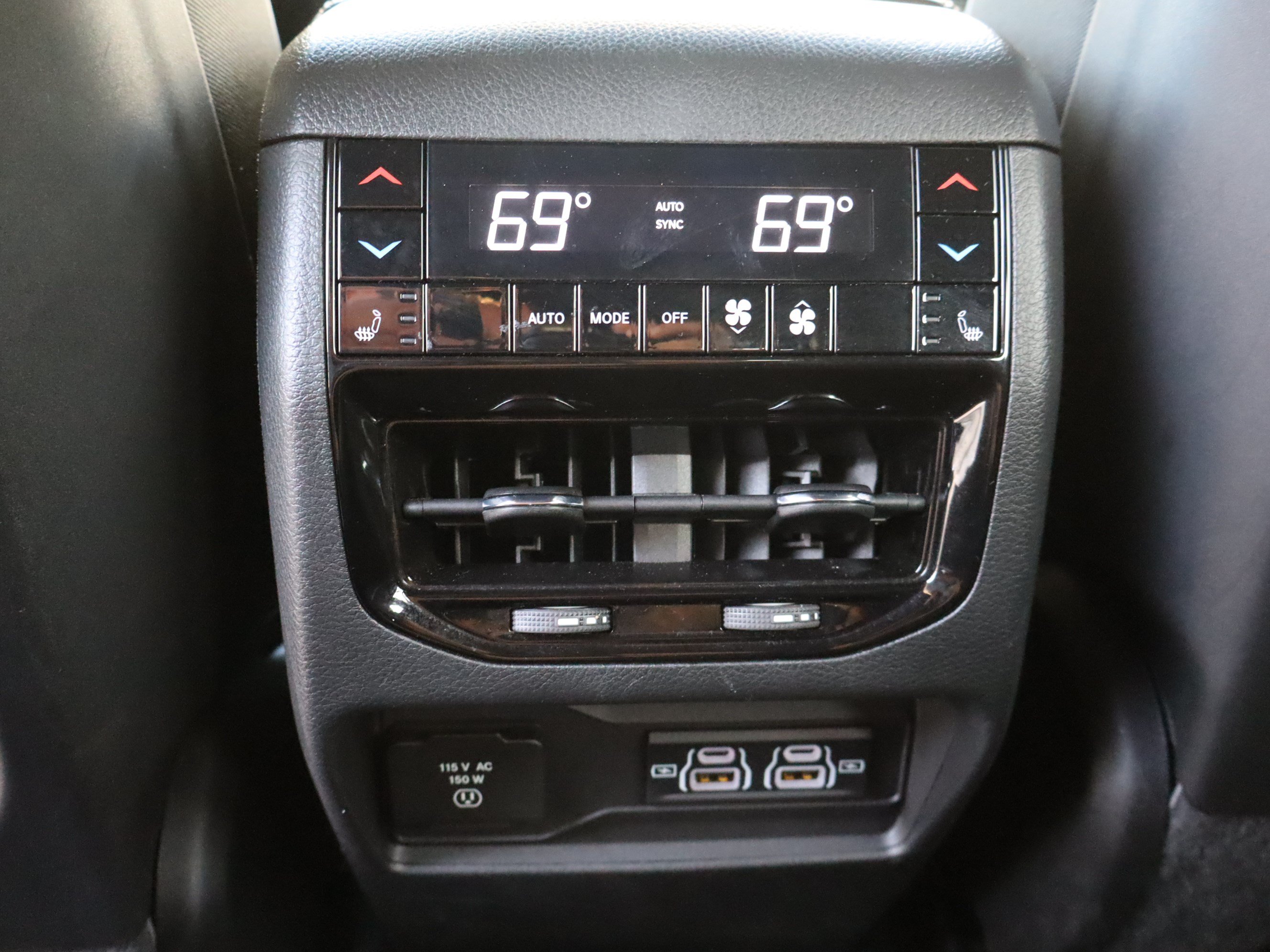 Used 2025 Jeep Grand Cherokee Summit w/ Obsidian Package AWD/4WD image 35