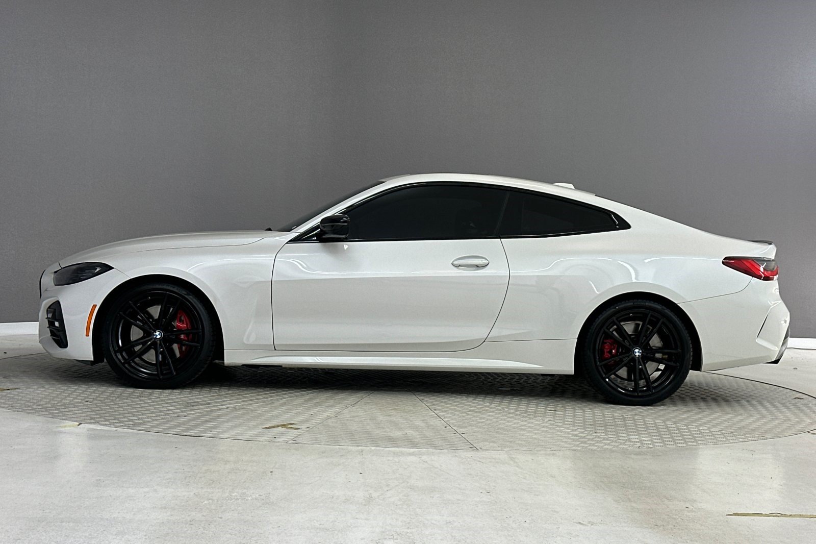 Certified 2024 BMW 430i Coupe w/ M Sport Package RWD image 2