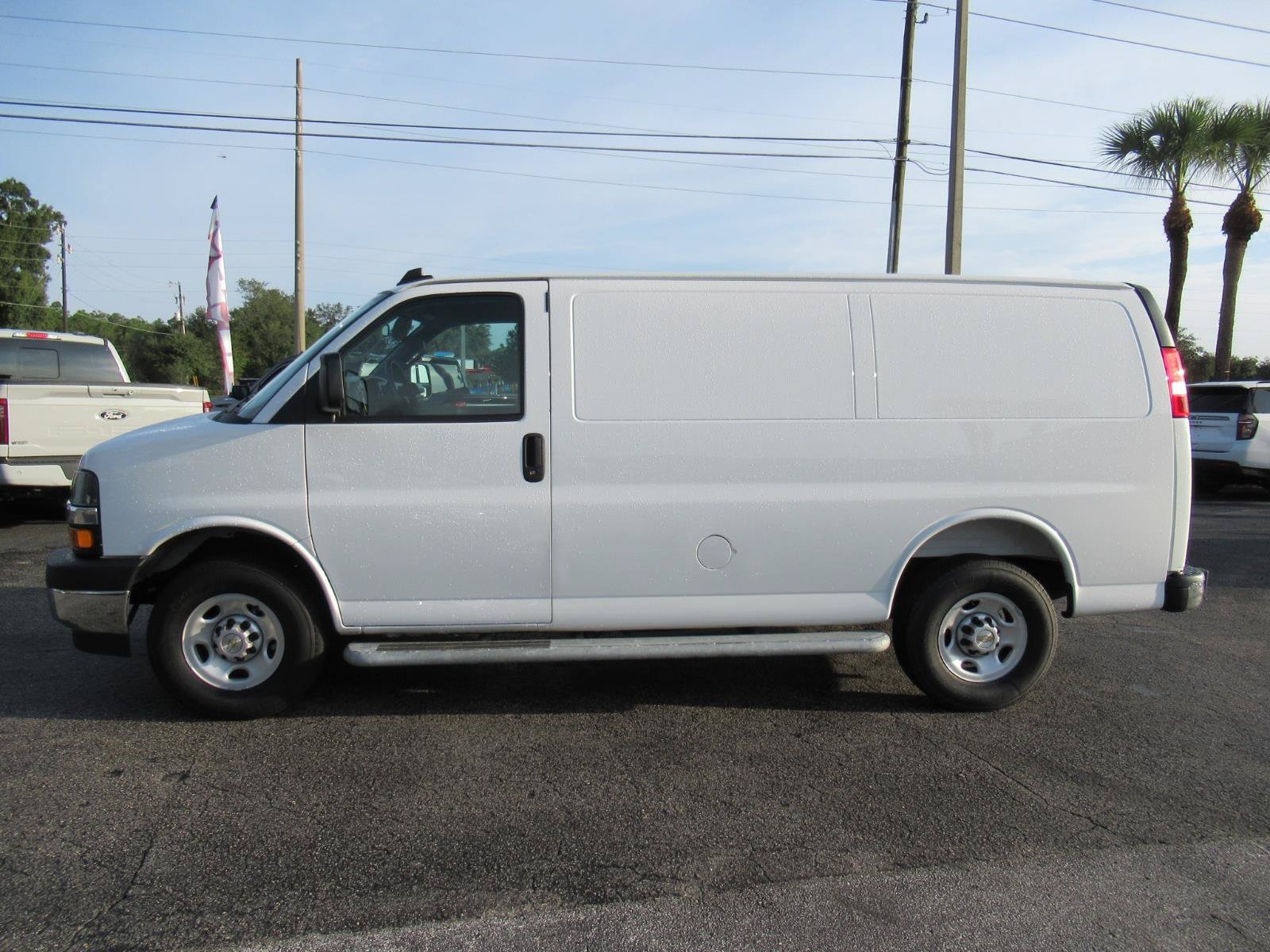 Used 2025 Chevrolet Express 2500 w/ Driver Convenience Package RWD image 2