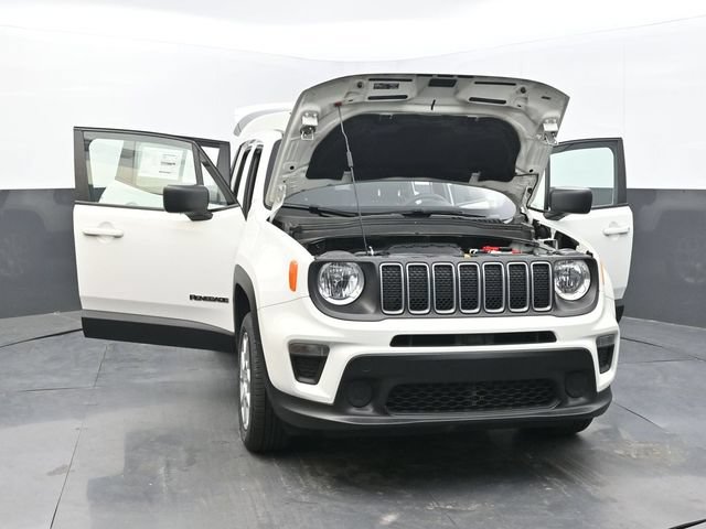 Used 2023 Jeep Renegade Latitude AWD/4WD image 62