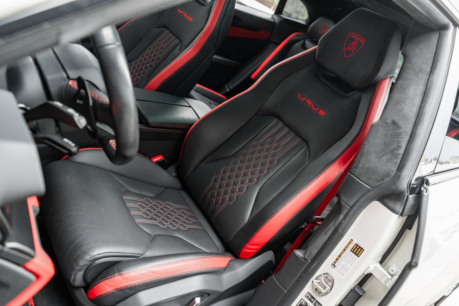 Used 2023 Lamborghini Urus S AWD/4WD image 25