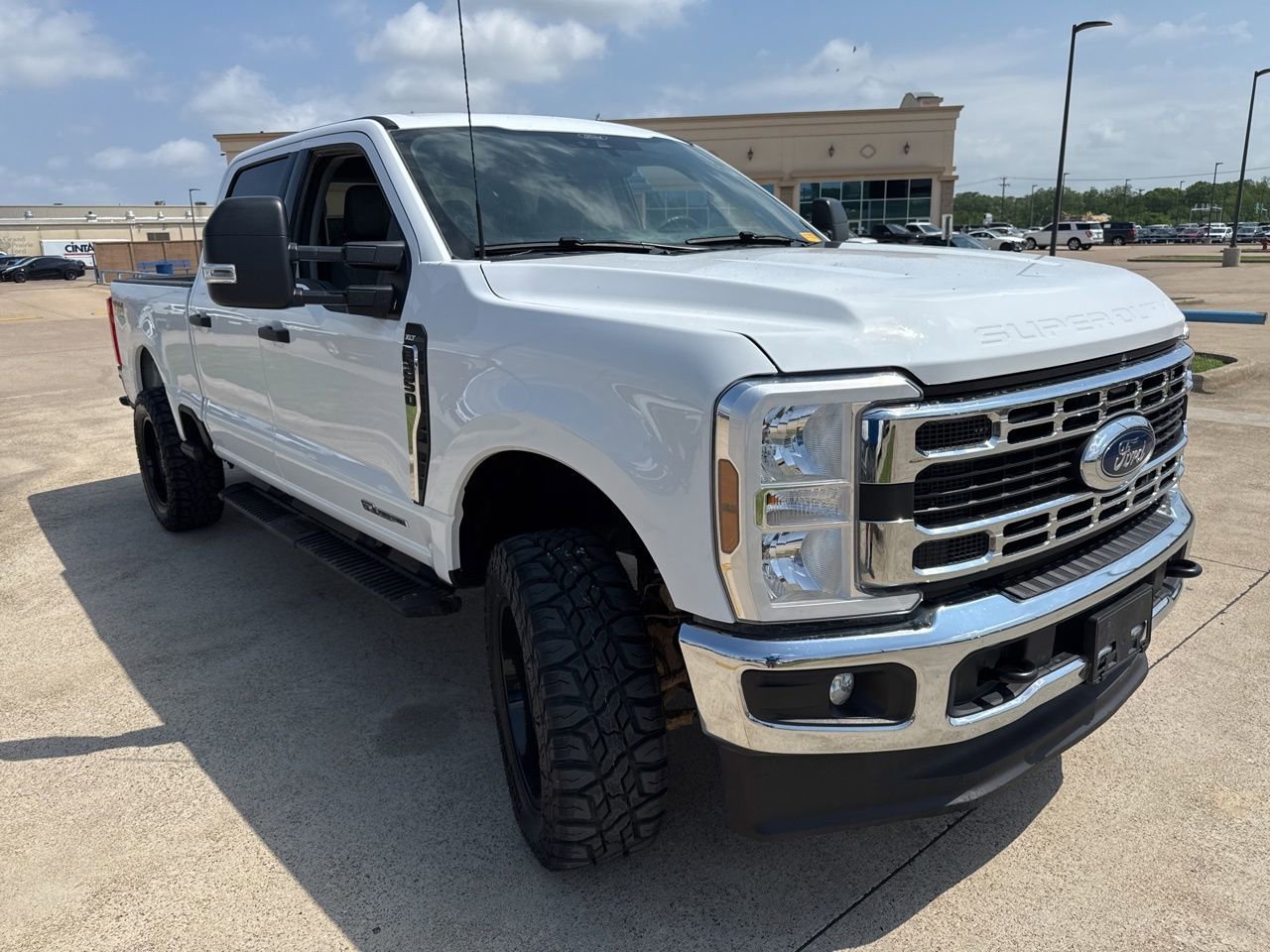 Used 2025 Ford F250 XLT w/ FX4 Off-Road Package AWD/4WD image 17
