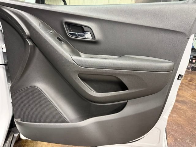 Used 2020 Chevrolet Trax LS w/ Tint and Cruise Package FWD image 23