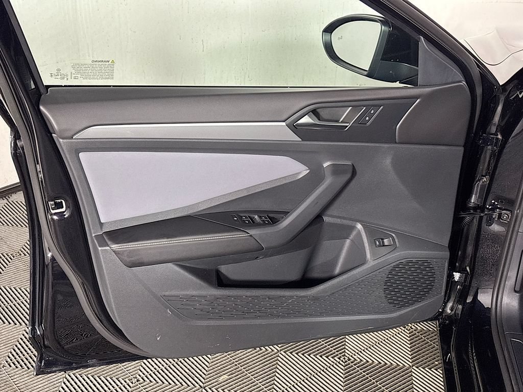 New 2026 Volkswagen Jetta SE FWD image 10