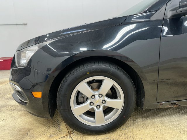 Used 2015 Chevrolet Cruze LT FWD image 26