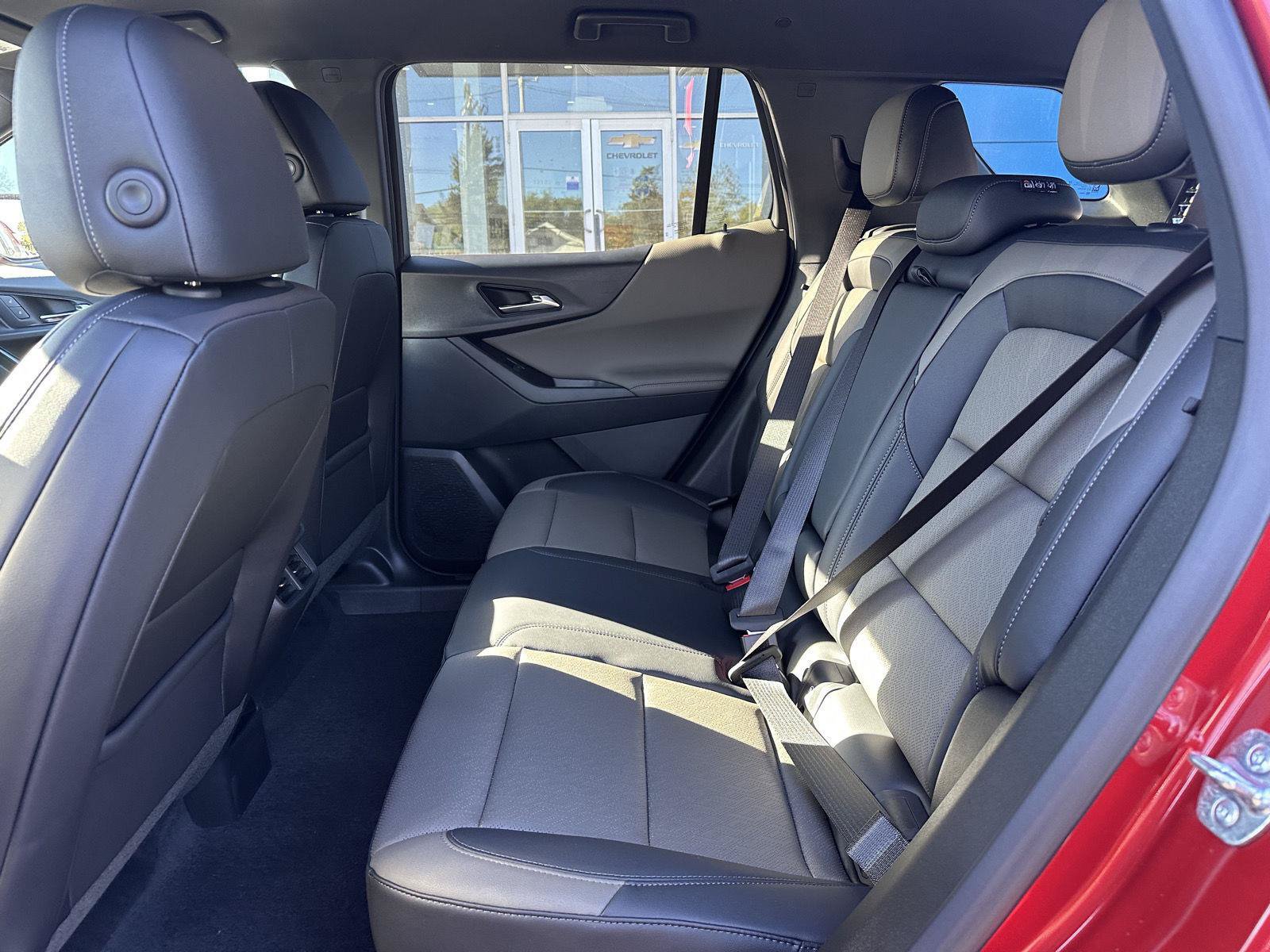 New 2027 Chevrolet Equinox LT w/ Convenience Package II AWD/4WD image 11