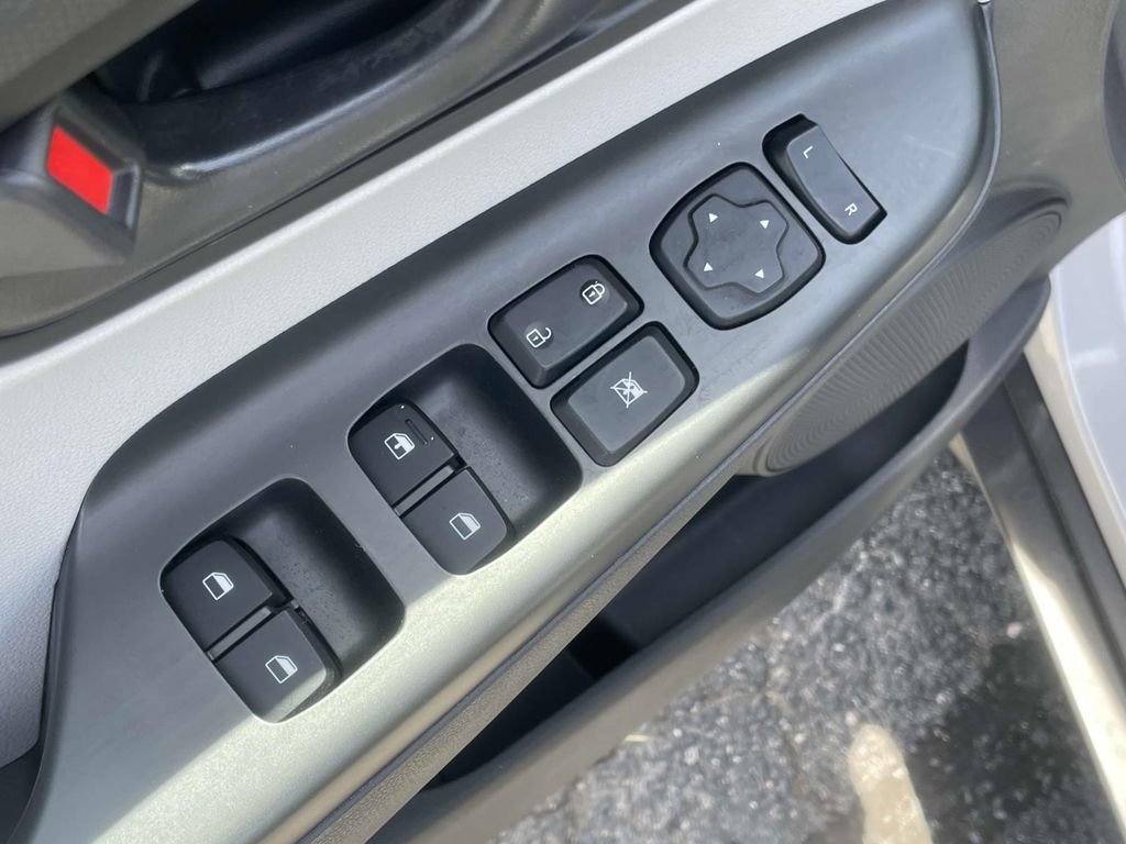 Used 2022 Hyundai Kona SE w/ Cargo Package FWD image 22
