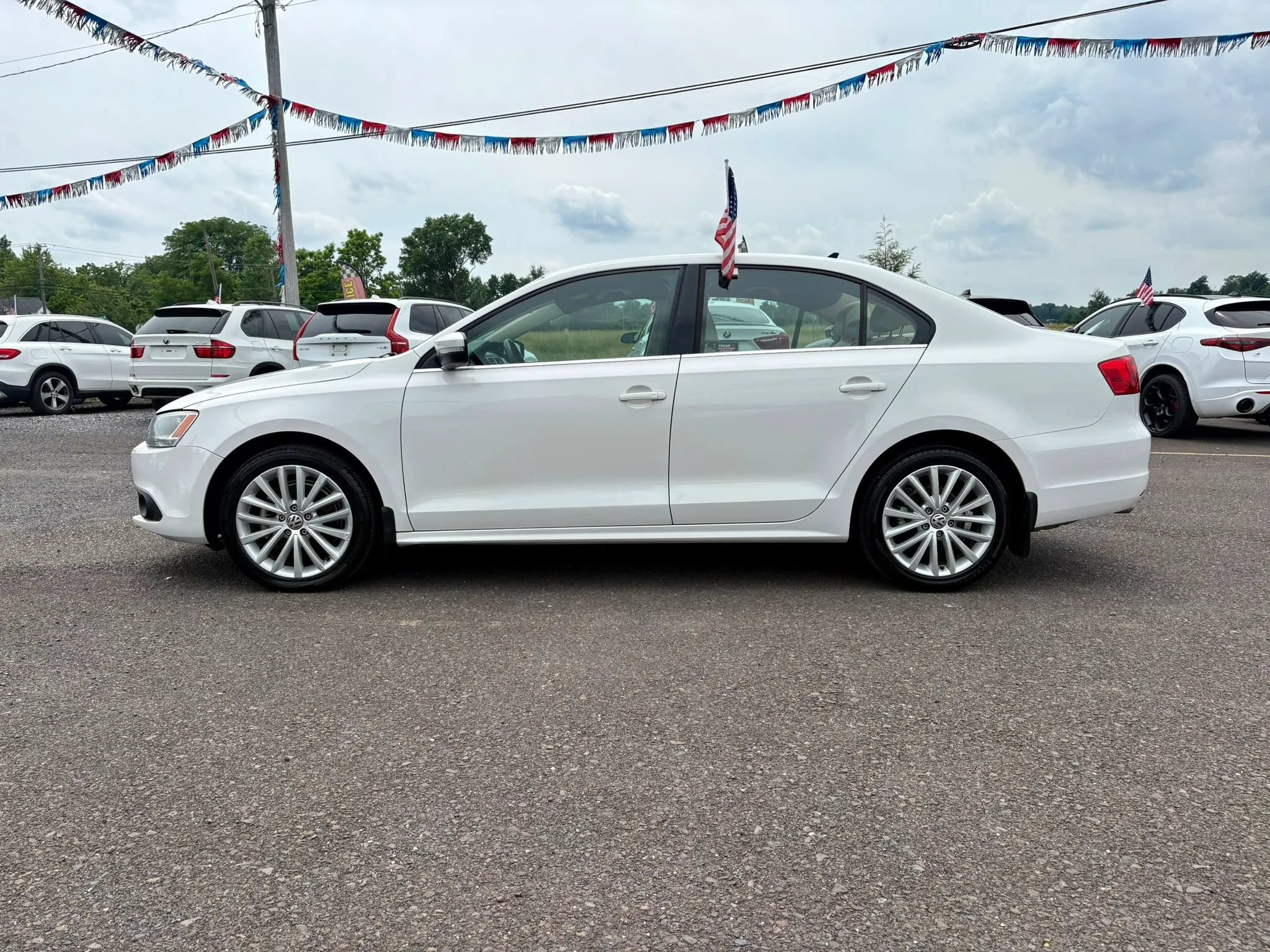 Used 2013 Volkswagen Jetta TDI FWD image 2