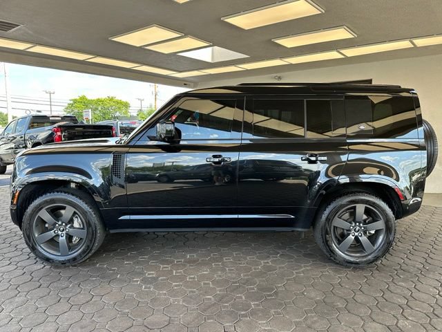 Used 2022 Land Rover Defender 110 X-Dynamic HSE AWD/4WD image 2