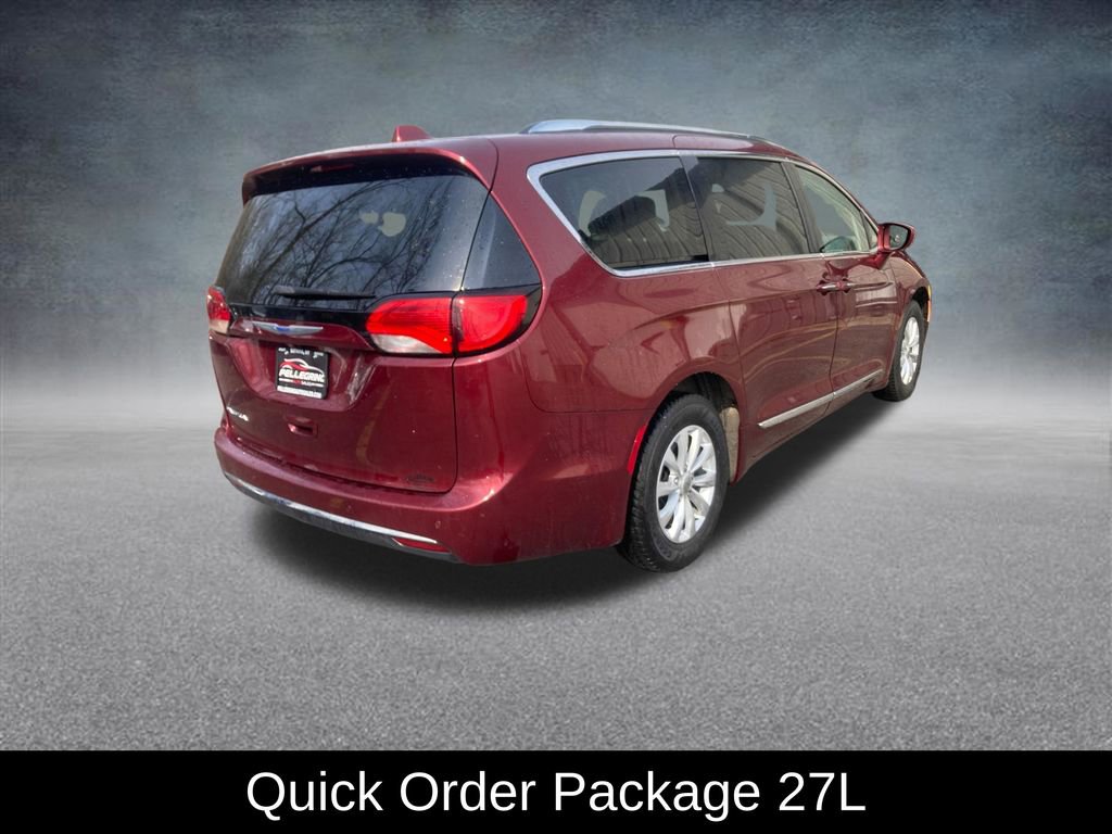 Used 2019 Chrysler Pacifica Touring-L FWD image 6