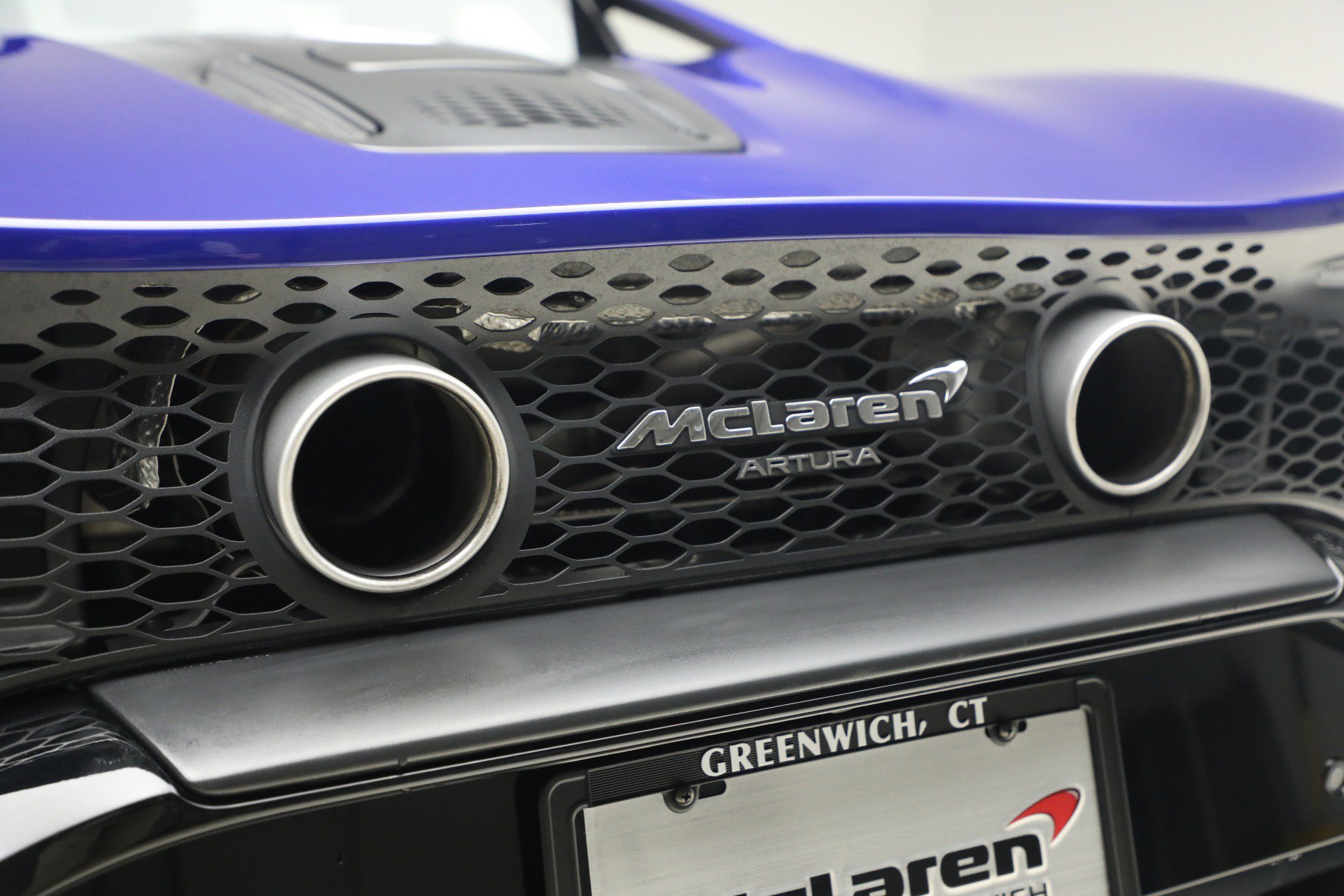 Used 2024 McLaren Artura image 31