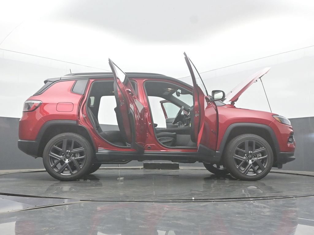 New 2026 Jeep Compass Limited w/ Sun, Sound & Navigation Group AWD/4WD image 59