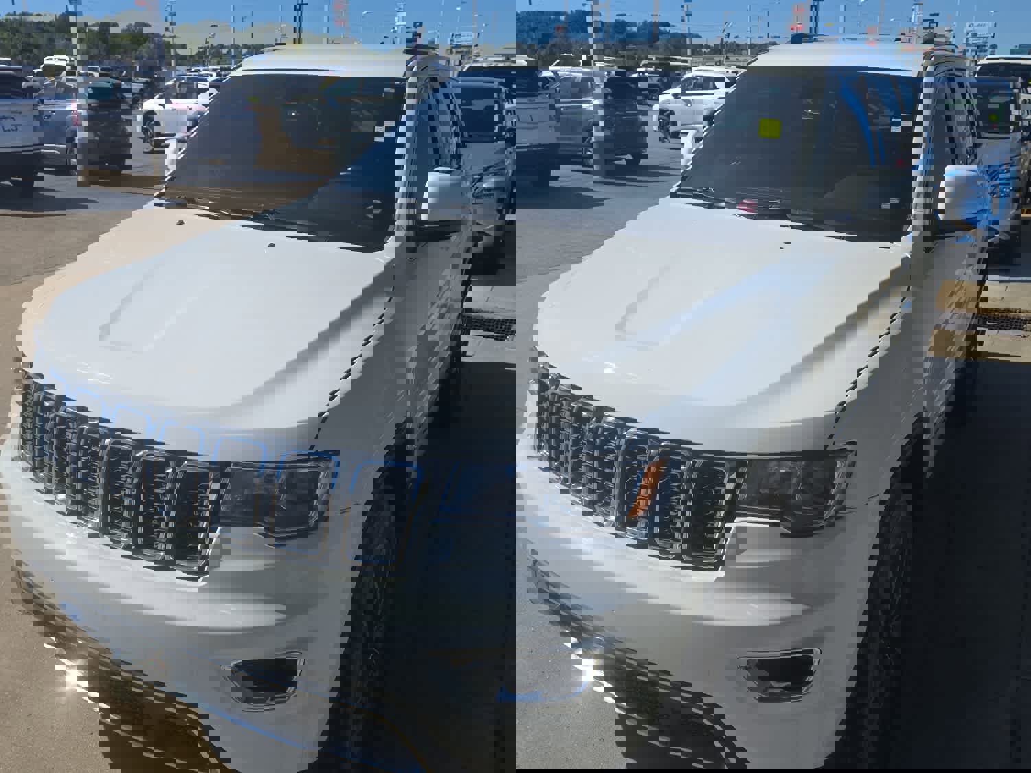 Used 2020 Jeep Grand Cherokee Laredo w/ 18" Wheel & 8.4" Radio Group image 5