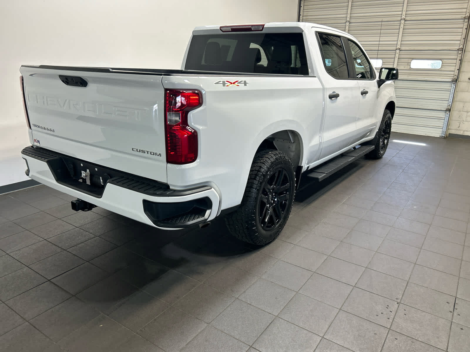 Used 2023 Chevrolet Silverado 1500 Custom AWD/4WD image 3