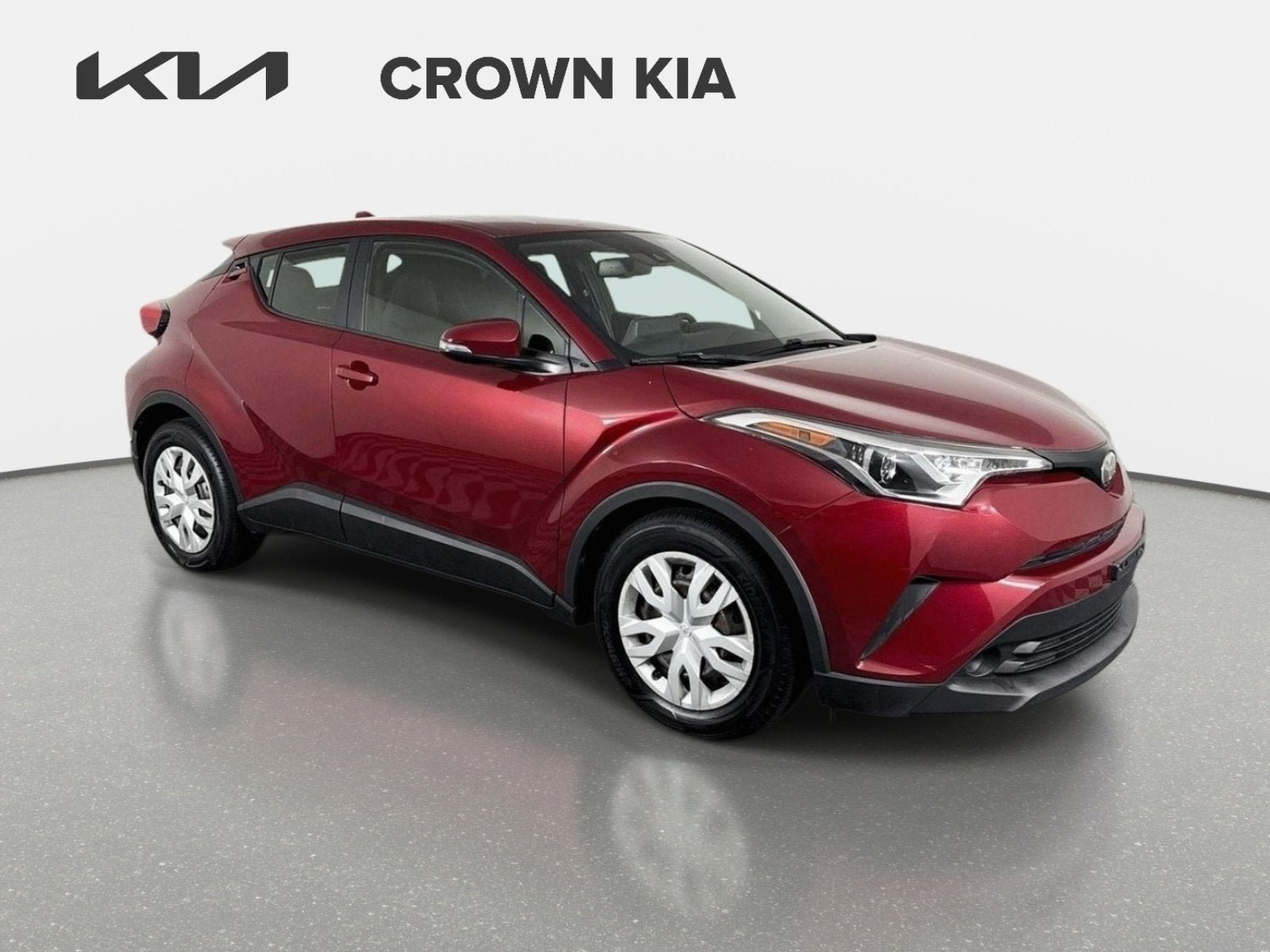 Used 2019 Toyota C-HR LE FWD image 4