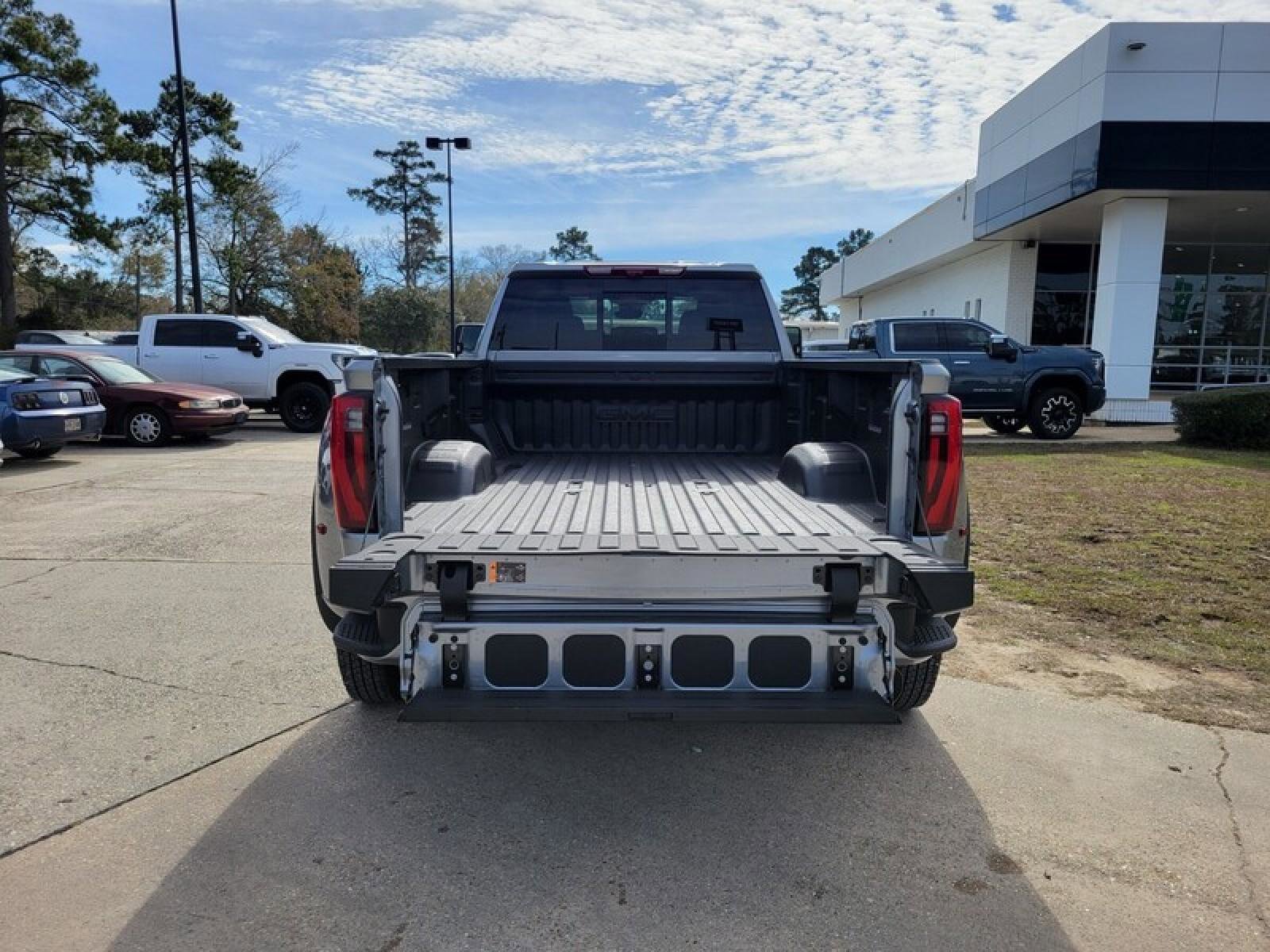 New 2026 GMC Sierra 3500 Denali w/ Denali Reserve Package image 8