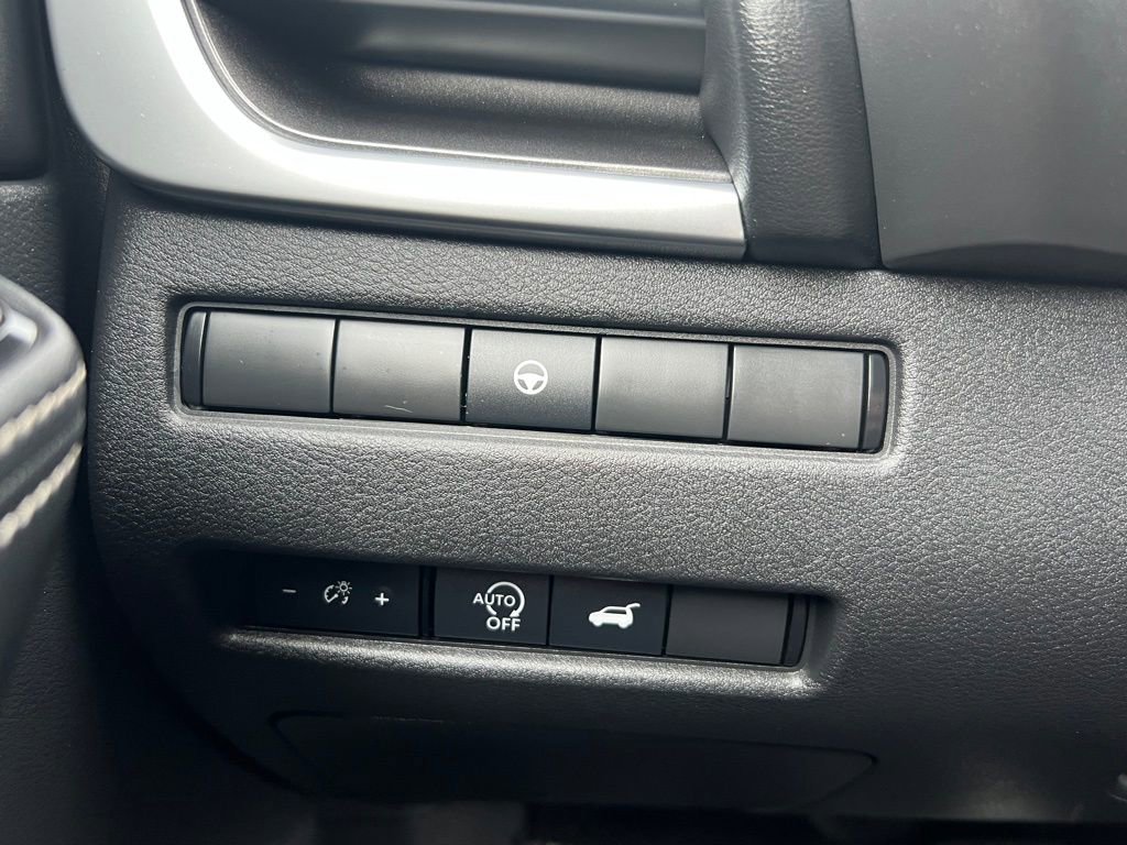 Used 2024 Nissan Rogue SV image 17