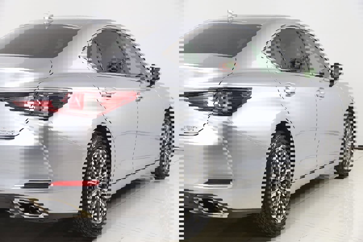 Used 2024 Lexus ES 350 w/ Accessory Package (Z2) image 43