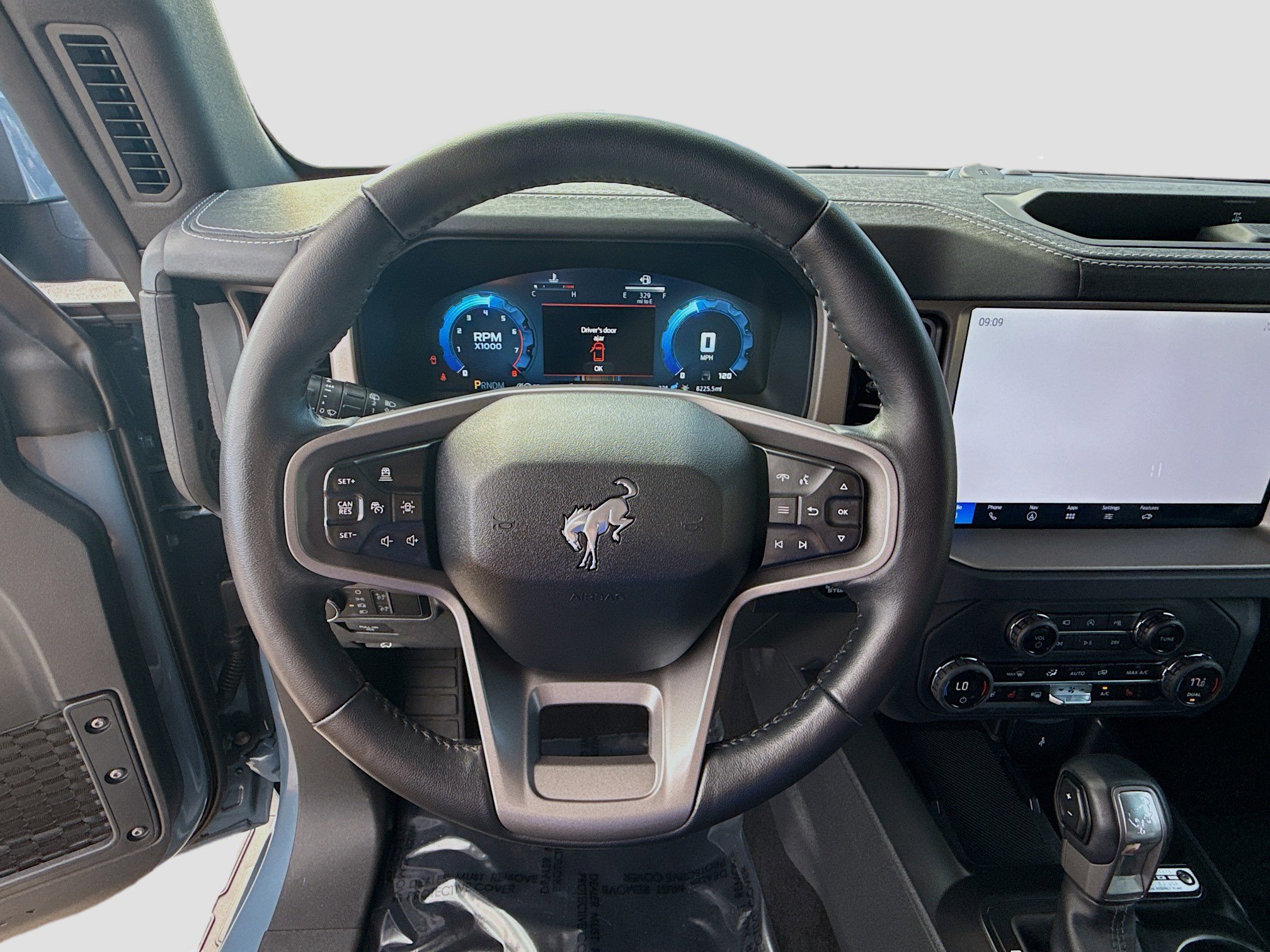 Used 2025 Ford Bronco Outer Banks image 10