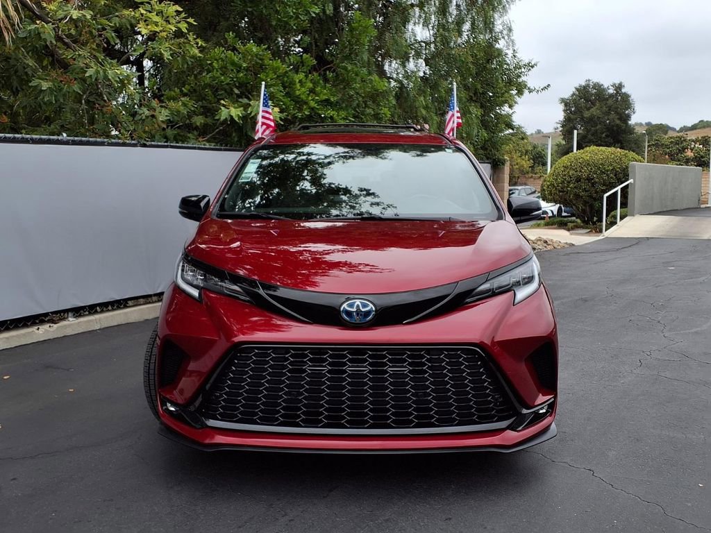 Certified 2024 Toyota Sienna XSE w/ XSE Premium Package FWD image 2