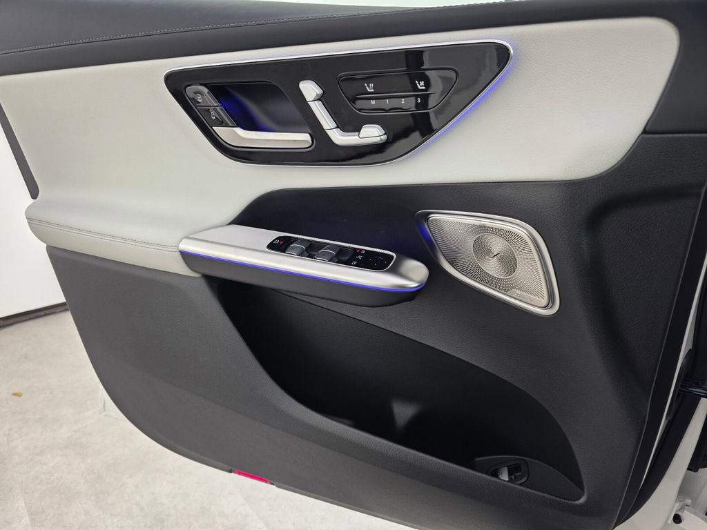 New 2026 Mercedes-Benz GLC 300 image 18