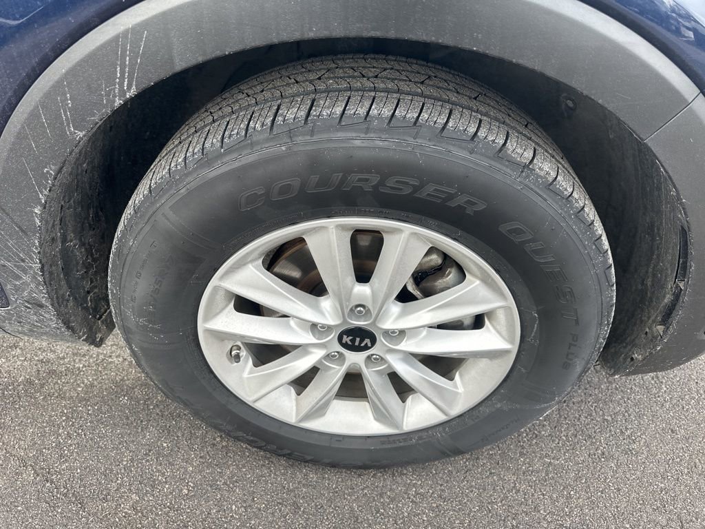 Used 2019 Kia Sorento LX image 36