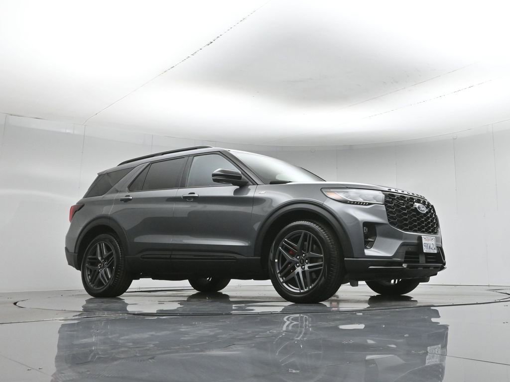 Used 2025 Ford Explorer ST-Line w/ Premium Package RWD image 4