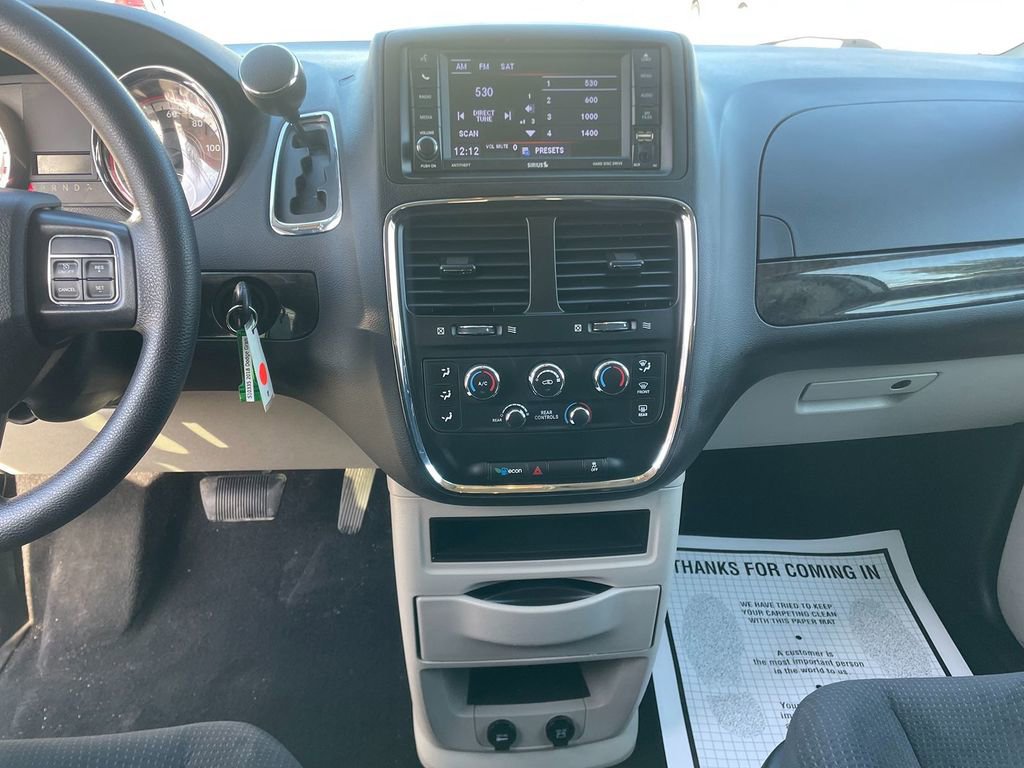Used 2018 Dodge Grand Caravan SE w/ UConnect Hands-Free Group image 20
