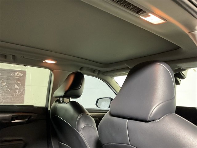 Used 2020 Toyota Highlander Platinum image 2