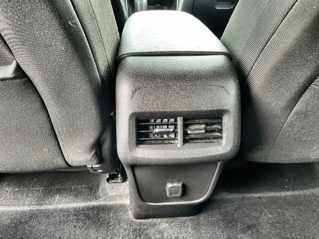 Used 2018 Chevrolet Equinox LT FWD image 30