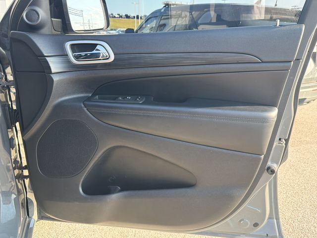 Used 2021 Jeep Grand Cherokee Laredo X AWD/4WD image 26
