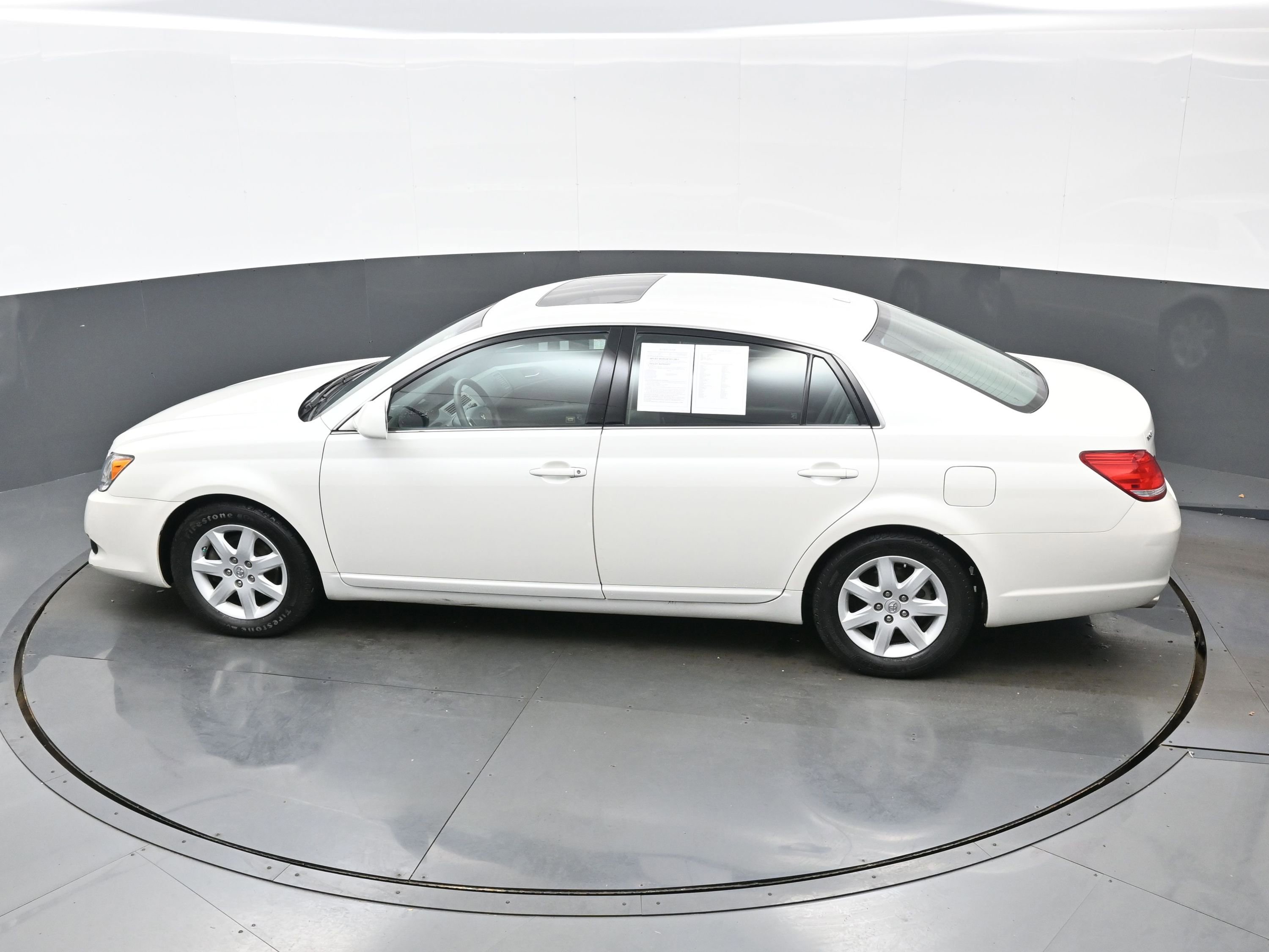 Used 2010 Toyota Avalon XL FWD image 32