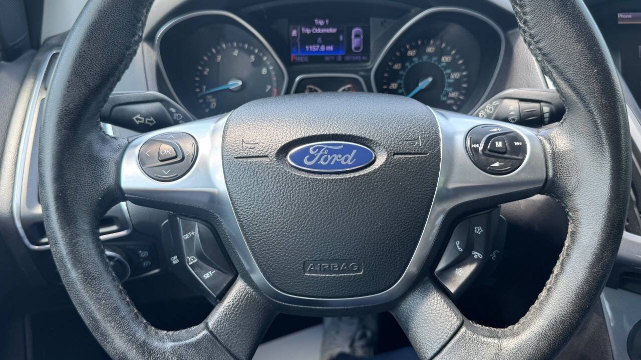 Used 2013 Ford Focus Titanium w/ Titanium Handling Pkg FWD image 16