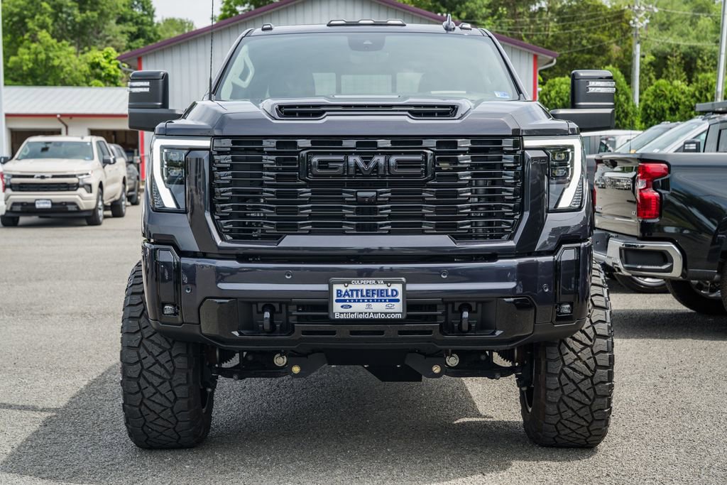 Used 2025 GMC Sierra 3500 Denali w/ Denali Reserve Package AWD/4WD image 2