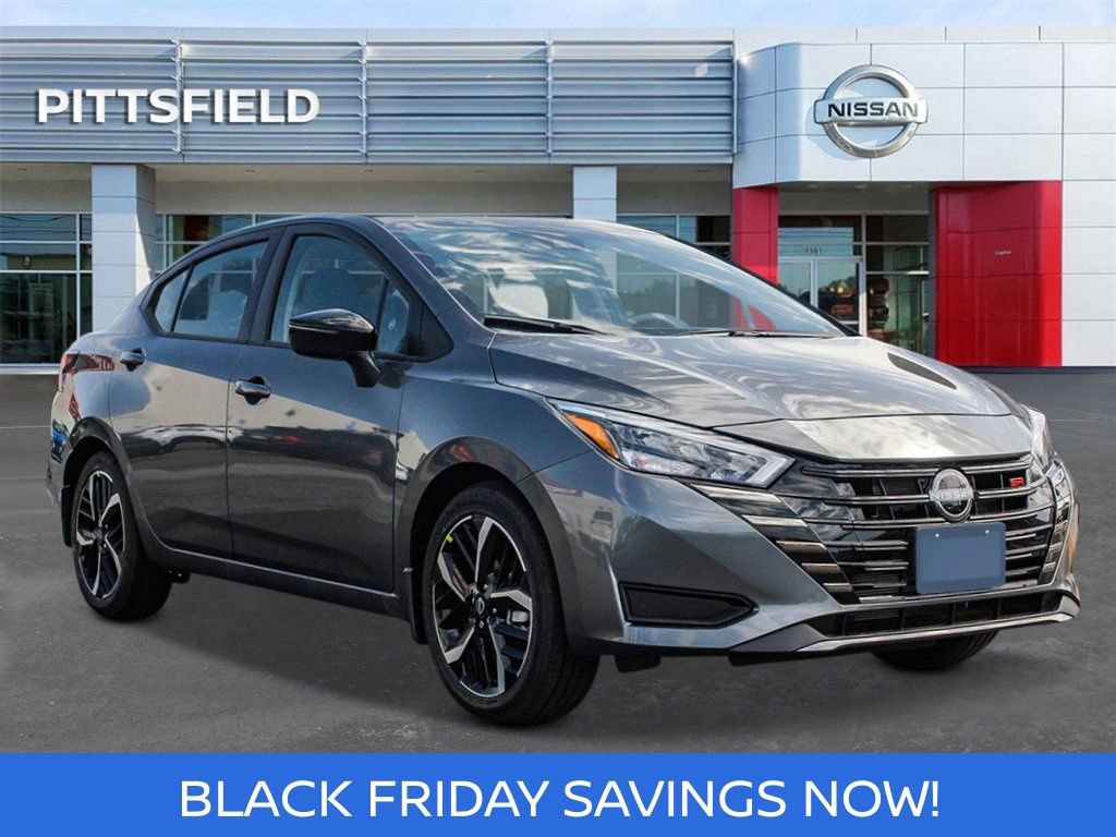 New 2025 Nissan Versa SR w/ Trunk Package