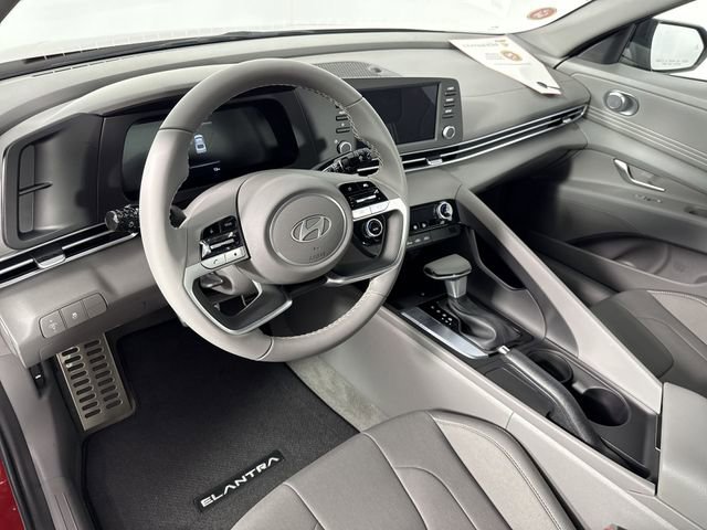 Used 2025 Hyundai Elantra Sport FWD image 20