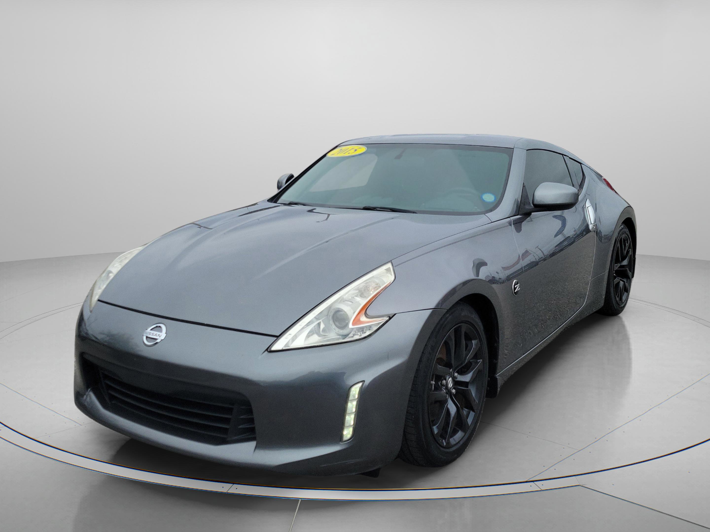 Used 2015 Nissan 370Z Coupe image 2